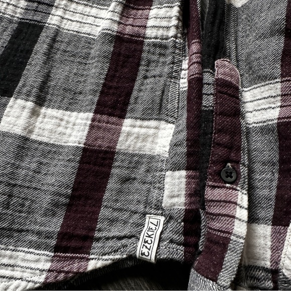 Ezekiel flannel - Picture 3 of 3